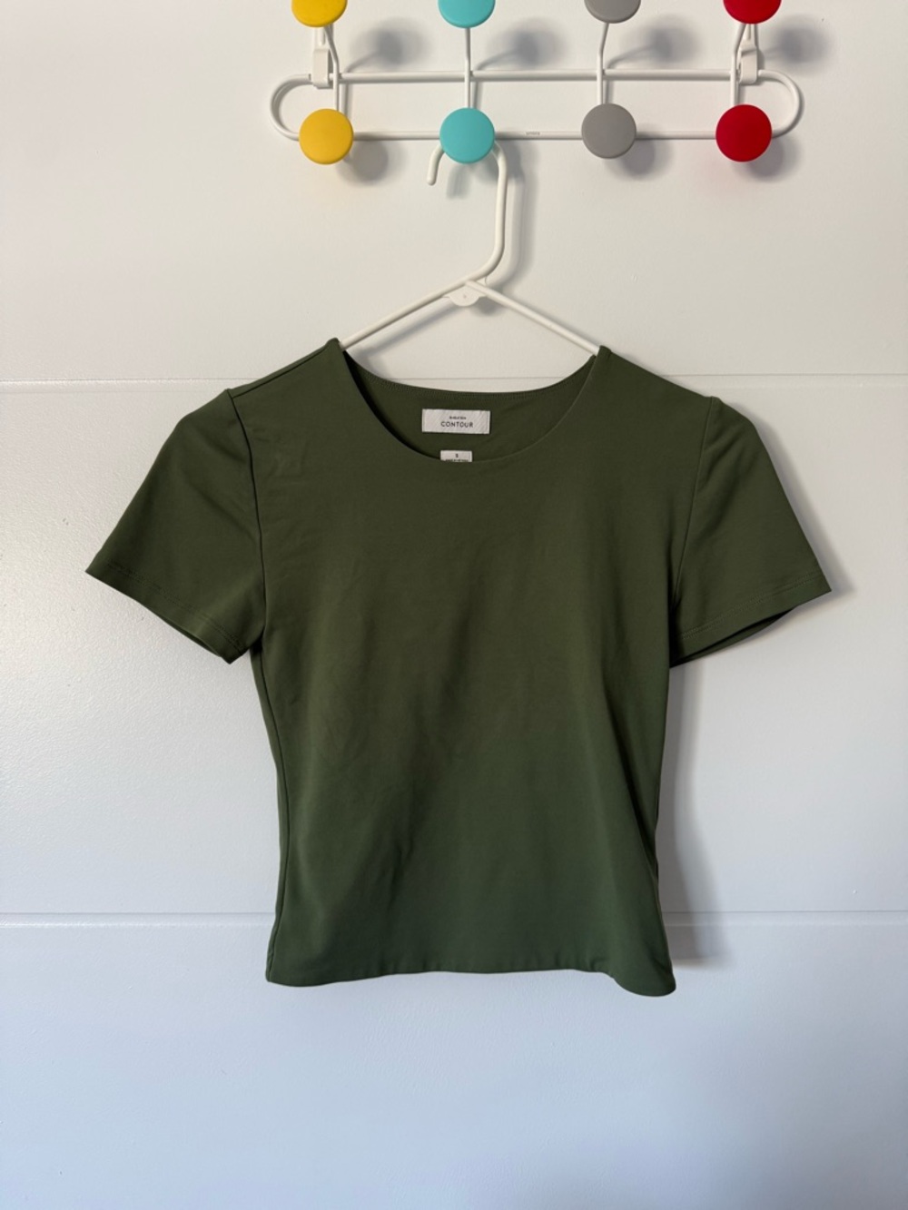 Babaton CONTOUR CREW T-SHIRT | Sencha Green